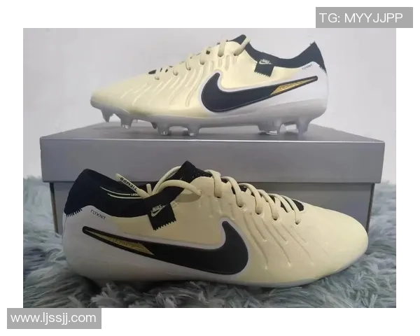 球星们都穿什么足球鞋?揭秘足坛顶级球员的鞋履选择与背后故事 球星们都穿什么足球鞋?揭秘足坛顶级球员的鞋履选择与背后故事