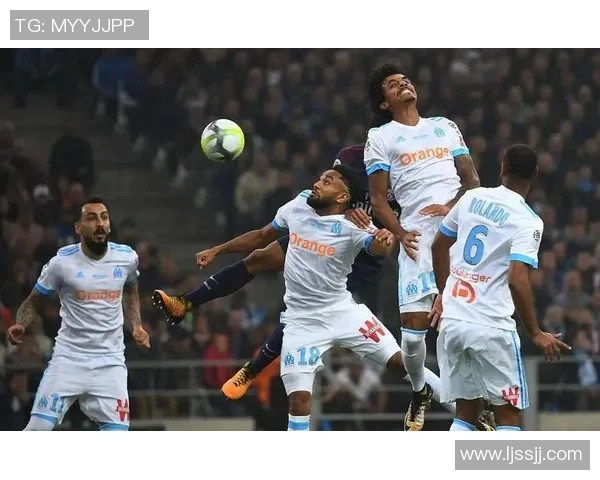 足球星光下的浪漫瞬间 激情与梦想交织的绿茵传奇