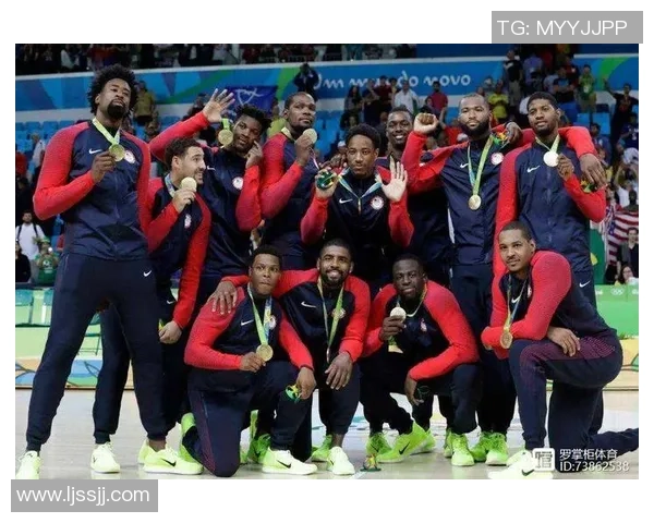 足球巨星心中最强阵容揭秘 球迷无法忽视的经典组合分析 足球巨星心中最强阵容揭秘 球迷无法忽视的经典组合分析