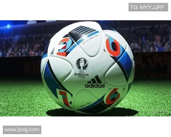 拜仁元素创意球星挂件展现足球激情与独特球迷收藏魅力 拜仁元素创意球星挂件展现足球激情与独特球迷收藏魅力